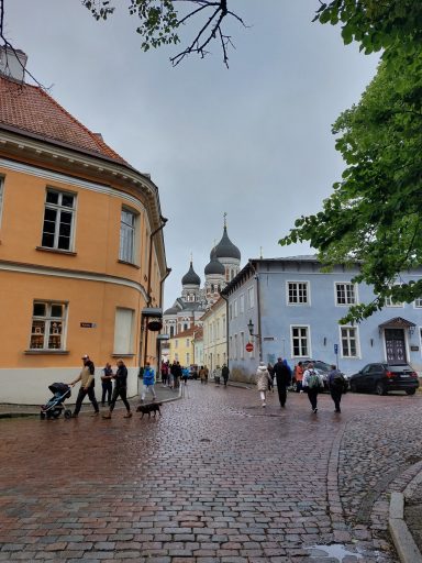 doorkijkje in de bovenstad.